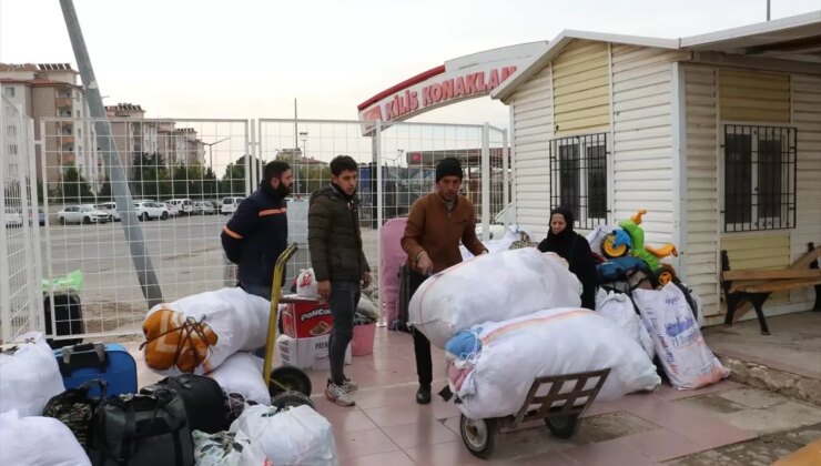 Türkiye’deki Suriyeliler ülkelerine dönüyor