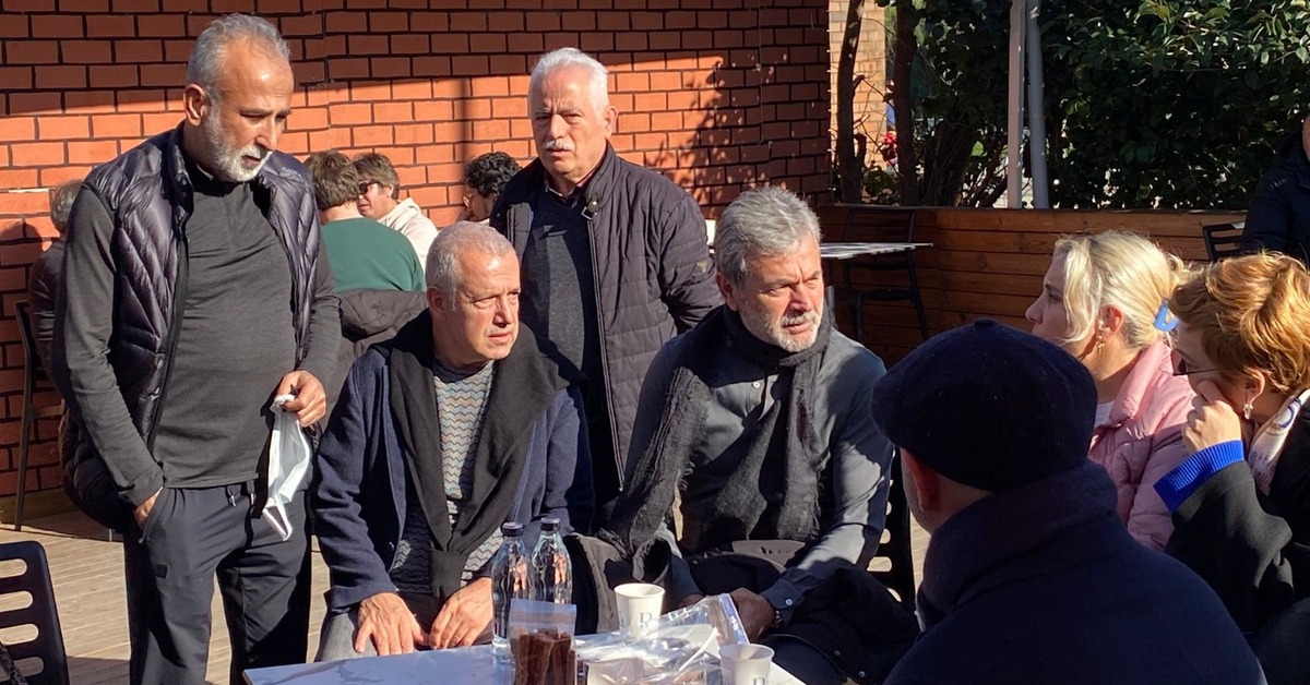 Edip Akbayram'ın sevenleri hastaneye akın ediyor – Magazin habetrleri